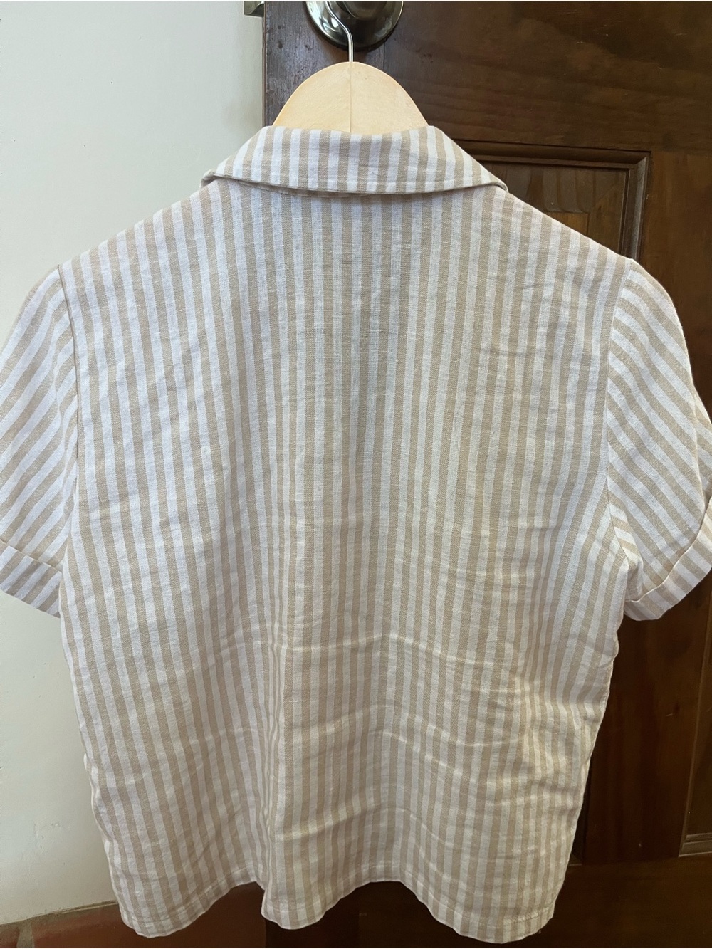Banana Republic Beige and White Striped Button-Down Shirt - Picture 2 of 2